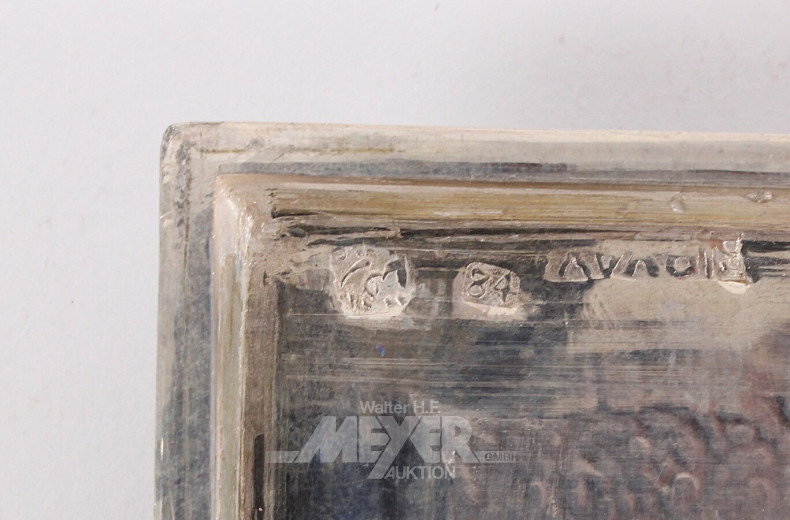 Silberdose, reichlich floral u. figural verziert