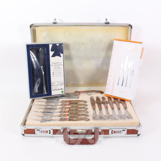 Beef-Besteckset mit Holzgriff im Koffer u. 1 Fischbesteck, Edelstahl jew. f. 6 Pers.