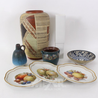 Posten Porzellan und Keramikteile: Vasen, Schale, Teller