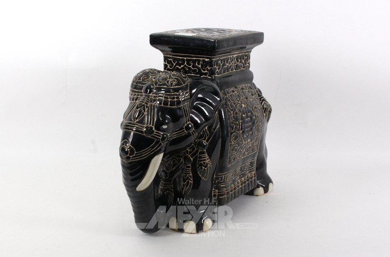 Keramik-Blumenhocker "Elefant"