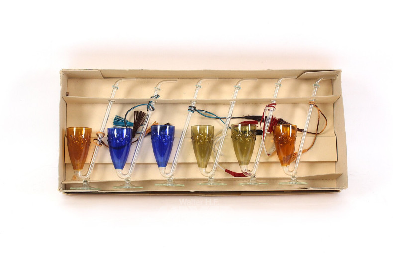 6 dekorative farbige Schnaps-Glaspfeifen, 50er/60er Jahre
