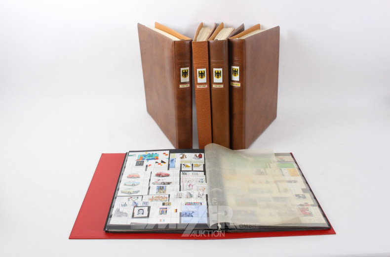 Posten Briefmarken in 22 Einsteckalben, überw. BRD 1945-2010 u. DDR 1945-1983