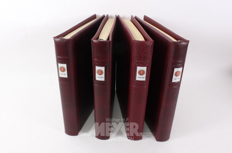 Posten Briefmarken in 22 Einsteckalben, überw. BRD 1945-2010 u. DDR 1945-1983