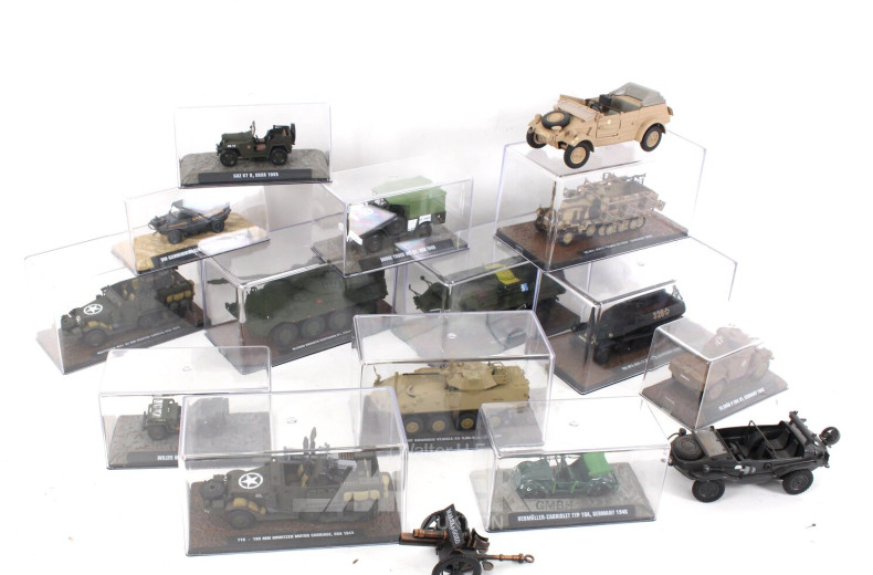 Militärfahrzeuge, haupts. im Schaukasten, ca. 15 Stk.