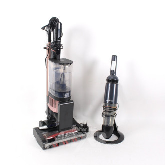 Akku-Bodenstaubsauger SHARK, klappbar sowie 1 Akku-Handsauger MAXXMEE