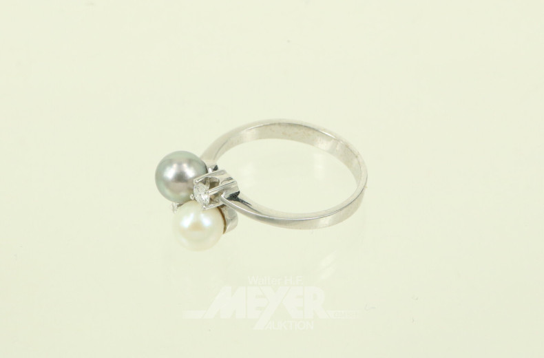 Ring mit 2 Perlen u. 2 kl. Brillanten