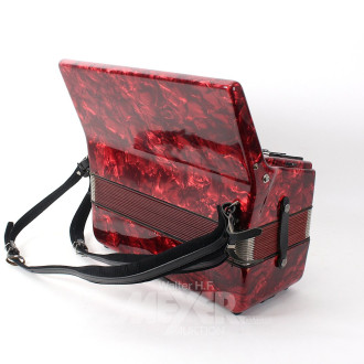 Akkordeon mit 96 Bassknöpfen