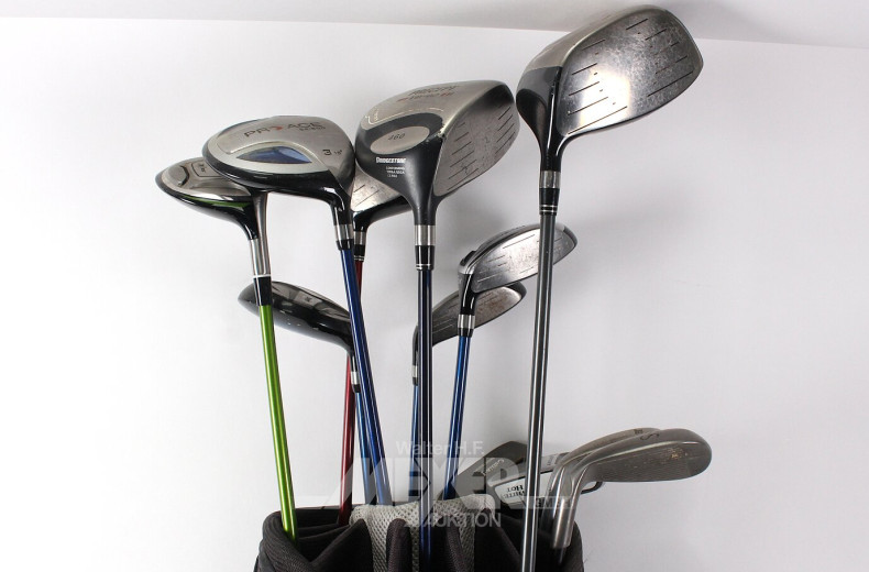 Golf-Bag mit 12 Golfschlägern