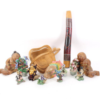 Posten Hausrat & Dekorationen: Kleinfiguren, Buchstützen, Didgeridoo etc.