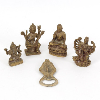 4 asiat. Dekofiguren u. 1 Flaschenöffner