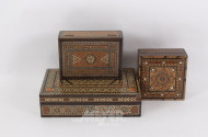 3 Holzschatullen, intarsiert u. verziert