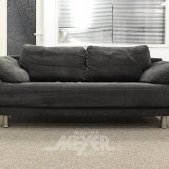 2 Zweisitzer mit Stoffbezug in 'schwarzgrau'