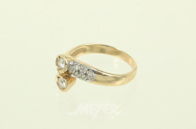 Ring mit 2 Diamanten u. 10 kl. Brillanten