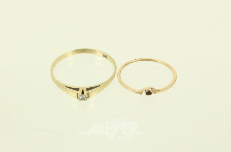 2 zierliche Solitärringe