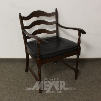 engl. Armlehnstuhl, Mahagoni, Sitzfläche: Korbgeflecht mit Ledersitzkissen