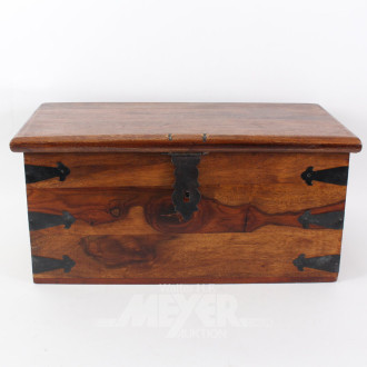 kleine Holztruhe