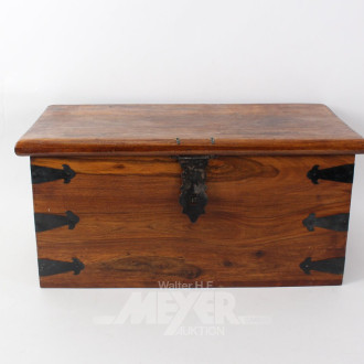 kleine Holztruhe