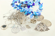 Konvolut Silberschmuck, best. aus Ketten, Ringe, etc.