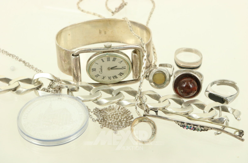 Konvolut Silberschmuck, überw.. 925er Silber, best. aus Armbanduhr, Ringe, Kette, etc.