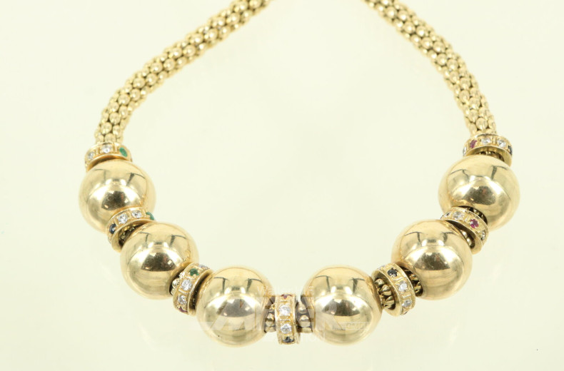 Himbeer-Collier mit 6 Perlen u. 7 Zwischenglieder mit versch. Farbsteinen