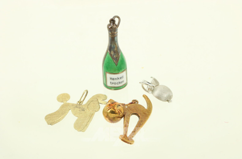 4 Kettenanhänger "Sektflasche / Pudel / Katze / Apfel"