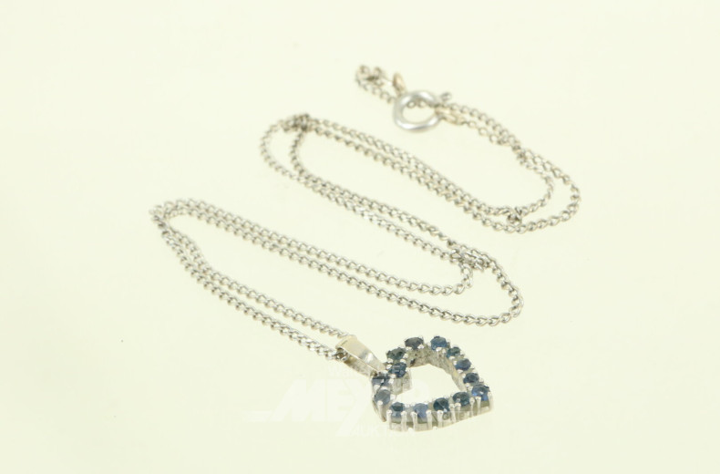 zarte Kette, mit 1 Anhänger "Herz", besetzt mit 14 kl. blauen Farbsteinen