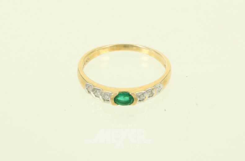 Damenring, besetzt mit 1 Smaragd und 6 kl. Diamanten