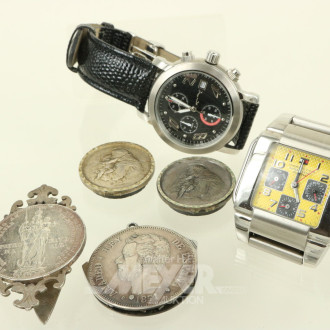 Konvolut: 2 Armbanduhren, 1 Münzanhänger sowie 1 Geldscheinklammer