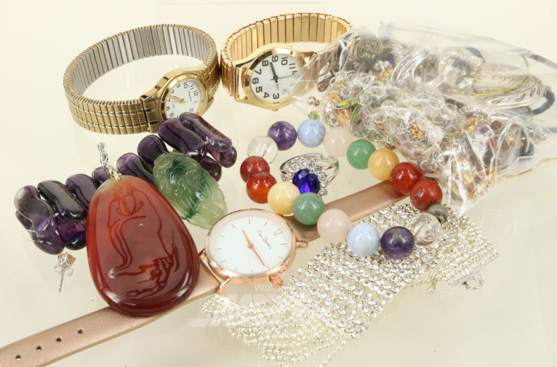 Posten Modeschmuck: Anhänger, Armbänder,