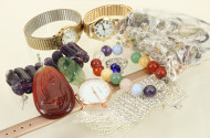 Posten Modeschmuck: Anhänger, Armbänder,