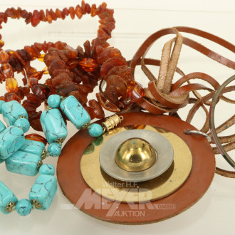 Konvolut Modeschmuck , best. aus Perlenketten, Armbänder, Ringe u. Anhänger