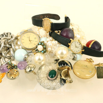 Konvolut Mode- und Silberschmuck in roter Schatulle, sowie 3 Armbanduhren, u.a. Tissot u. Maurice Lacroix