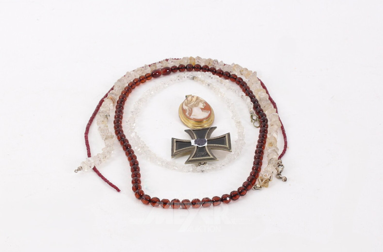 kl. Posten Modeschmuck: Ketten, Gemme, Orden, teilw. beschädigt