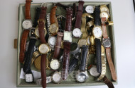 30 Armbanduhren und 2 Taschenuhren