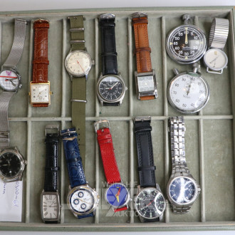 12 Armbanduhren sowie 2 Stoppuhren