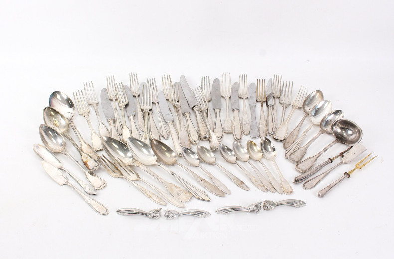 Konvolut Besteckteile, versch. Dekore