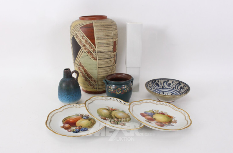Posten Porzellan und Keramikteile: Vasen, Schale, Teller