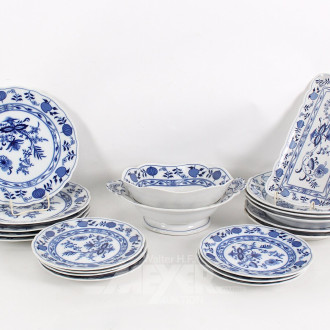 Posten Speise-Serviceteile, Zwiebelmuster