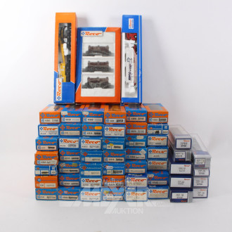 Posten  Personenwagen und Güterwagongs,  ca. 53 Stück