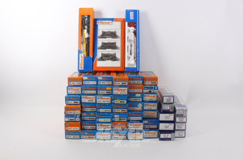 Posten  Personenwagen und Güterwagongs,  ca. 53 Stück