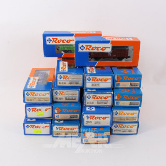 Posten  div. Sets: Personenwagen und Güterwaggons,  ca. 40 Stück