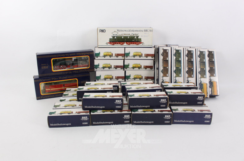 Posten  div. Güterwaggons,  ca. 42 Stück und 3 Loks