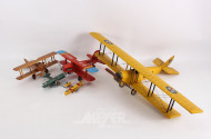 9 versch. Modell-Autos  und Flugzeuge