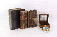 4 antiquarische Bücher und 1 Lupe