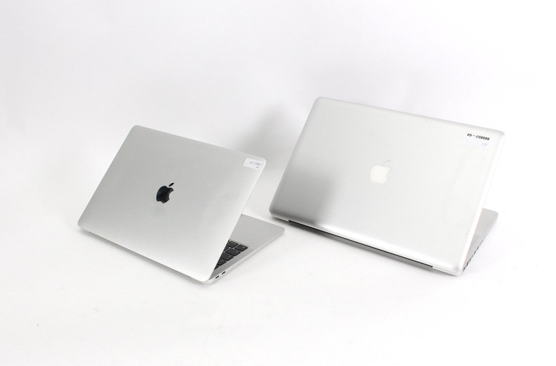 MacBook Pro u. 1 MacBook Air