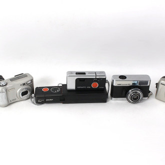 kl. Posten versch. Kameras u.a. Medion, Konica, Agfa etc.