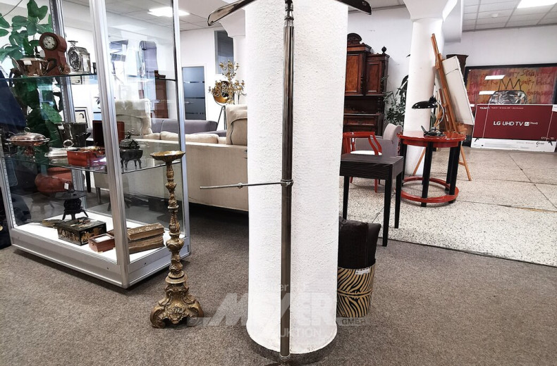 stummer Diener aus Metall, chromfarben