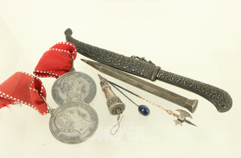 kl. Konvolut: Brieföffner, Silber,  Schreibgerät sowie 1 Anhänger