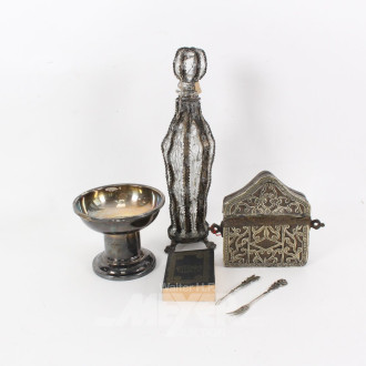 Konvolut: Karaffe, Fußschale, Koranhalter inkl.  Koran,  Cocktailgabeln