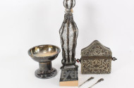 Konvolut: Karaffe, Fußschale, Koranhalter inkl.  Koran,  Cocktailgabeln